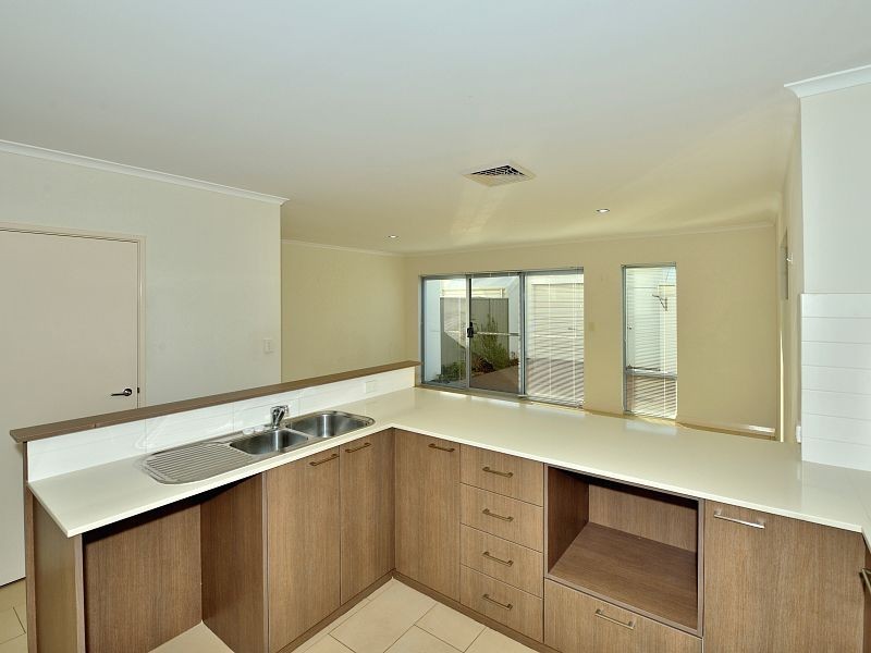 8/5 Bower Drive, Erskine WA 6210