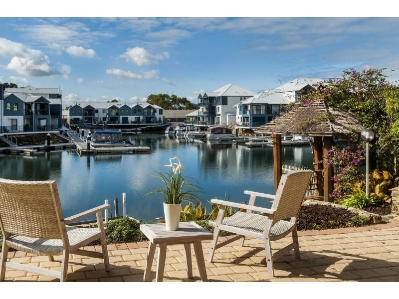 27 Genevieve Court, Halls Head WA 6210