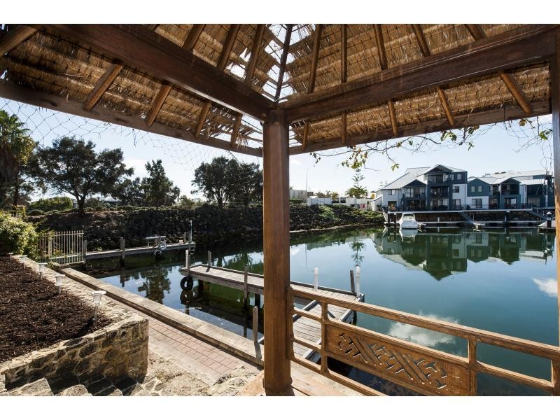 27 Genevieve Court, Halls Head WA 6210