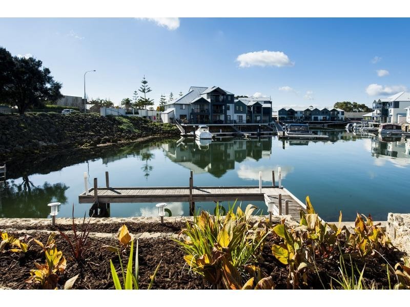 27 Genevieve Court, Halls Head WA 6210