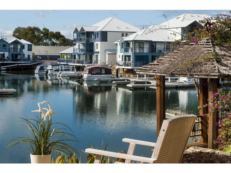 27 Genevieve Court, Halls Head WA 6210