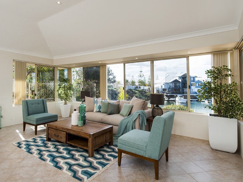 27 Genevieve Court, Halls Head WA 6210