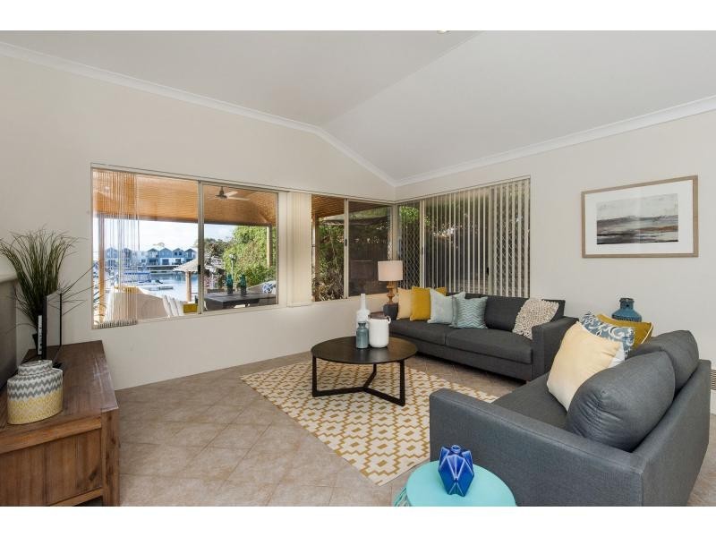 27 Genevieve Court, Halls Head WA 6210