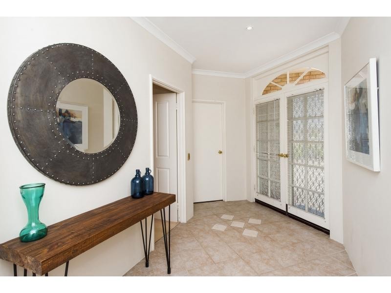 27 Genevieve Court, Halls Head WA 6210