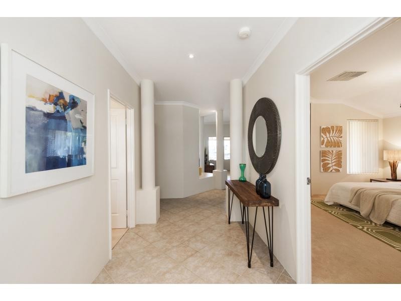 27 Genevieve Court, Halls Head WA 6210