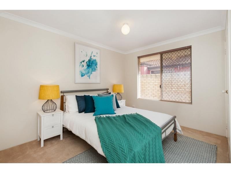 27 Genevieve Court, Halls Head WA 6210