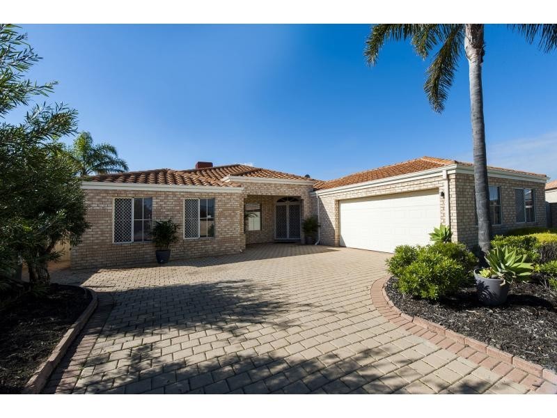 27 Genevieve Court, Halls Head WA 6210