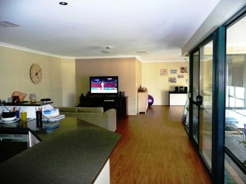 1 Fireglow Vista, Erskine WA 6210
