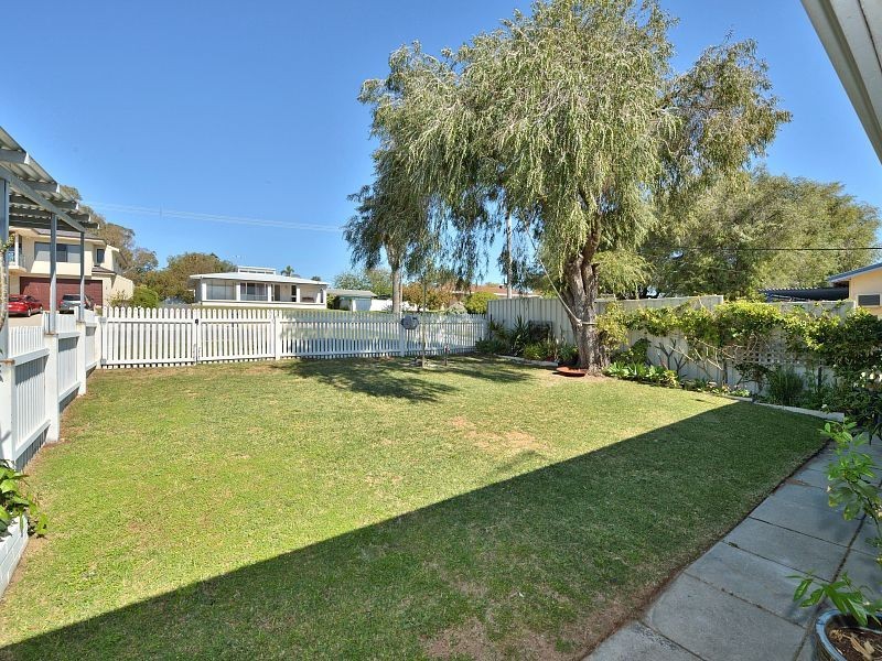 1/34 Janis Street, Halls Head WA 6210