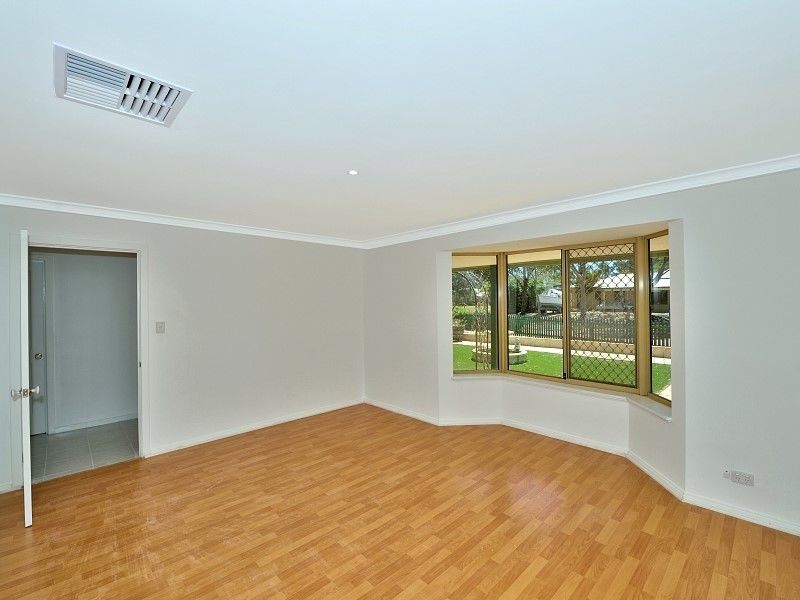 9 Macquarie Drive, Placid Waters, Coodanup WA 6210