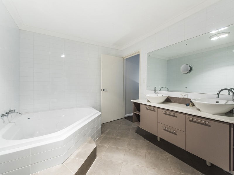Unit 1/33 Breakwater Parade, Mandurah WA 6210