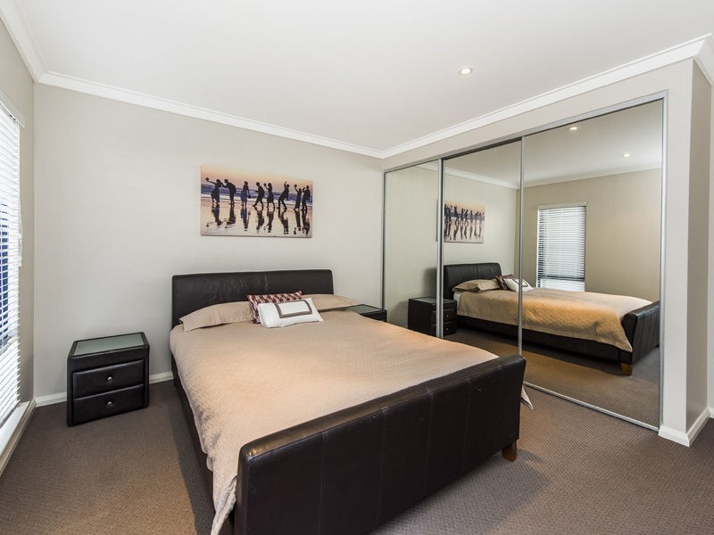 Unit 1/33 Breakwater Parade, Mandurah WA 6210