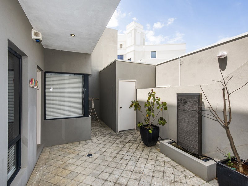 Unit 1/33 Breakwater Parade, Mandurah WA 6210