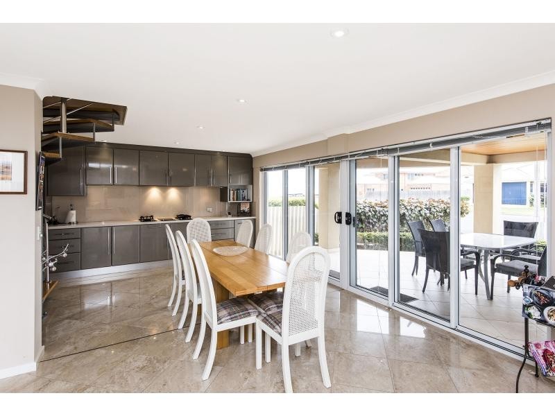 5 Barry Street, Mandurah WA 6210
