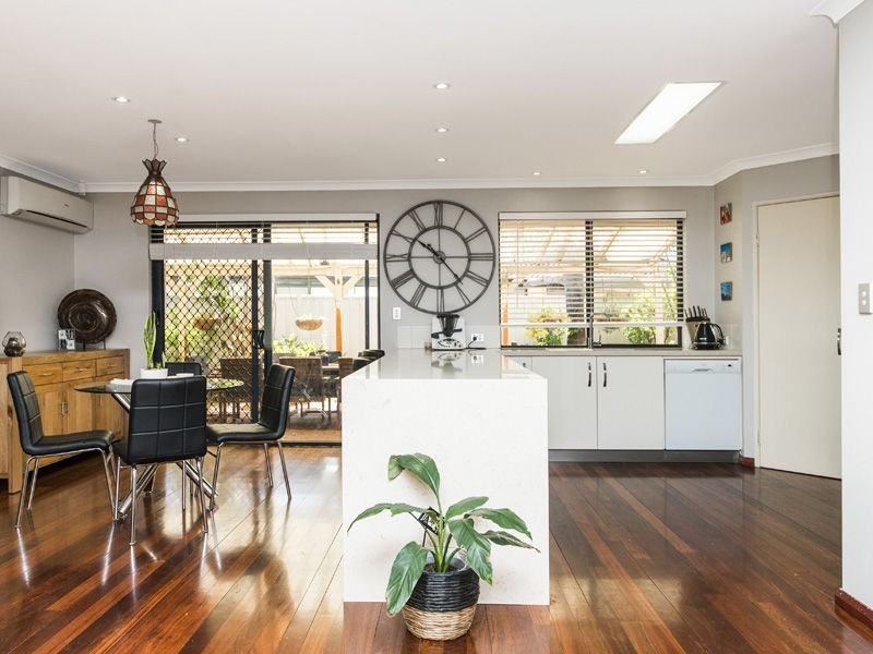 63 Templetonia Promenade, Halls Head WA 6210