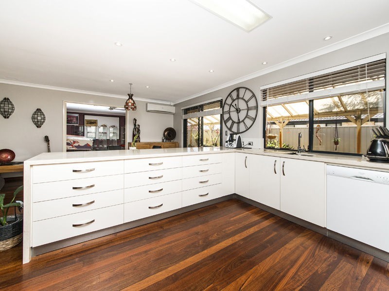 63 Templetonia Promenade, Halls Head WA 6210