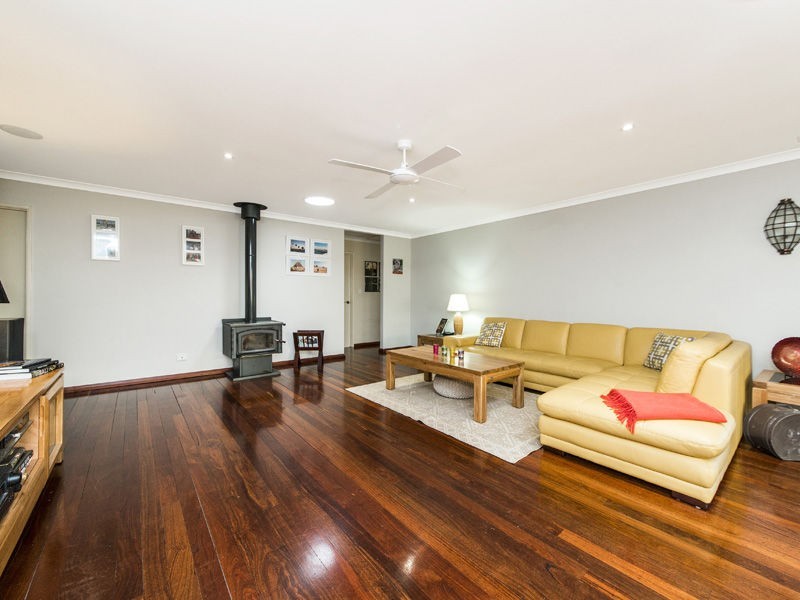 63 Templetonia Promenade, Halls Head WA 6210