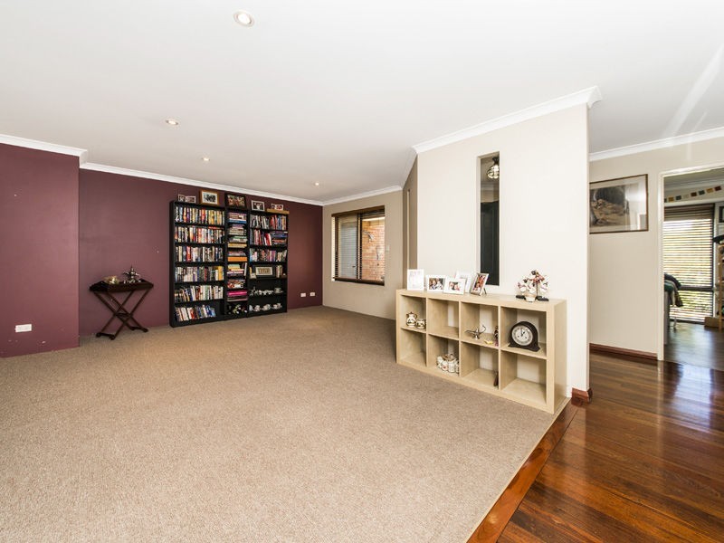 63 Templetonia Promenade, Halls Head WA 6210