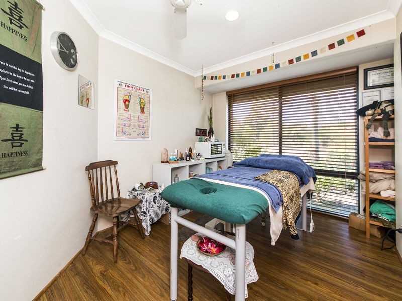 63 Templetonia Promenade, Halls Head WA 6210