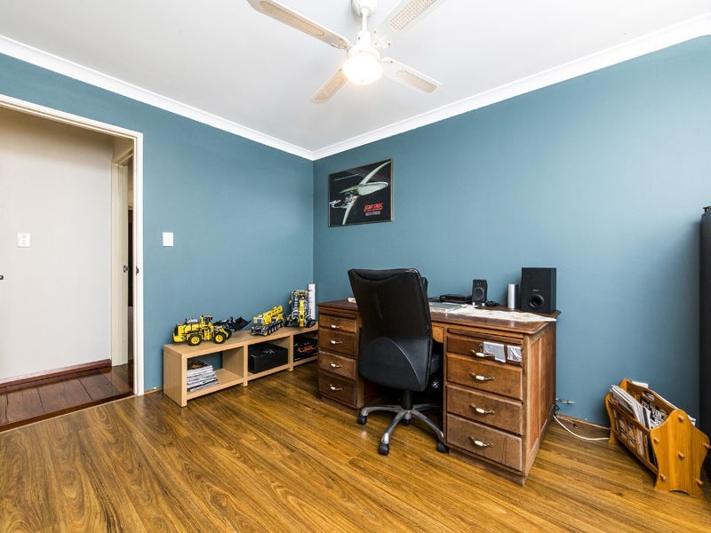 63 Templetonia Promenade, Halls Head WA 6210