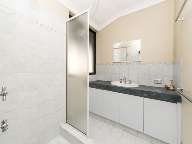 63 Templetonia Promenade, Halls Head WA 6210