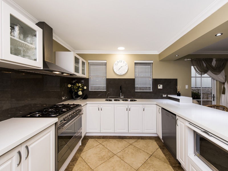 53 Ballard Meander, Lakelands WA 6180