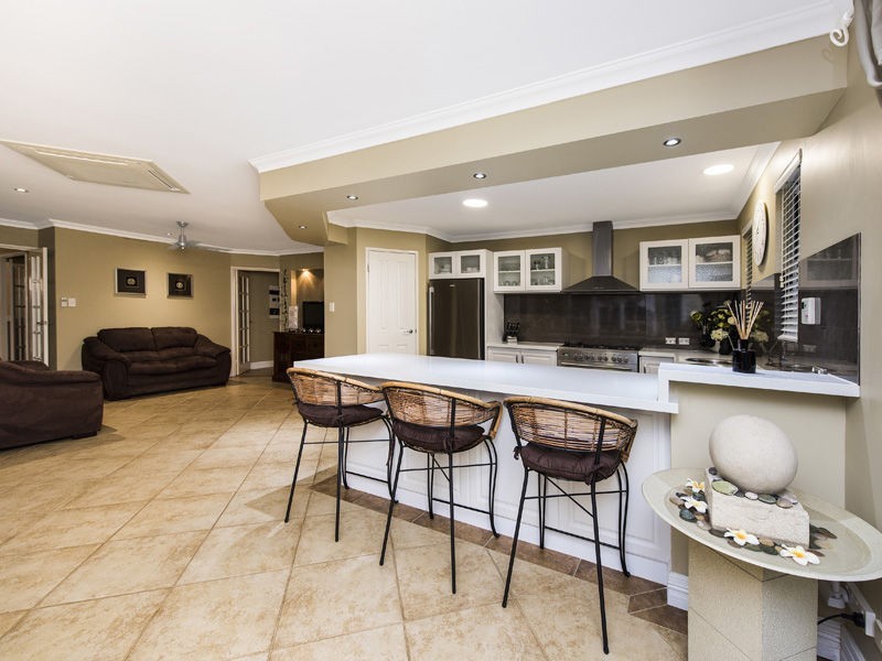 53 Ballard Meander, Lakelands WA 6180