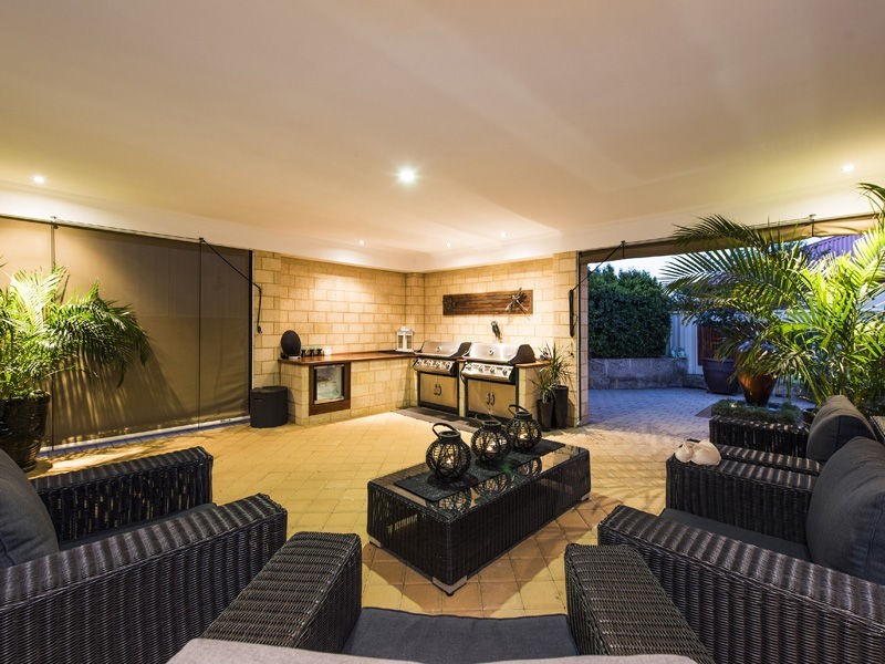 53 Ballard Meander, Lakelands WA 6180