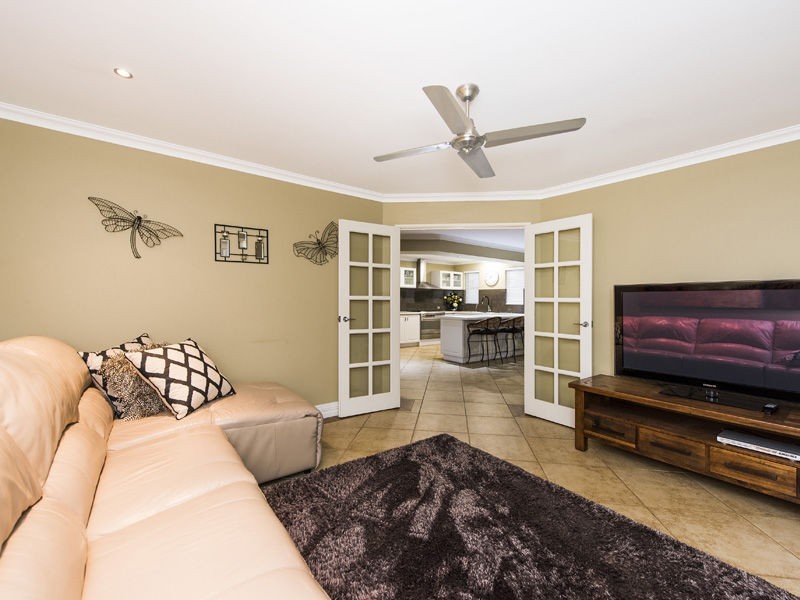 53 Ballard Meander, Lakelands WA 6180