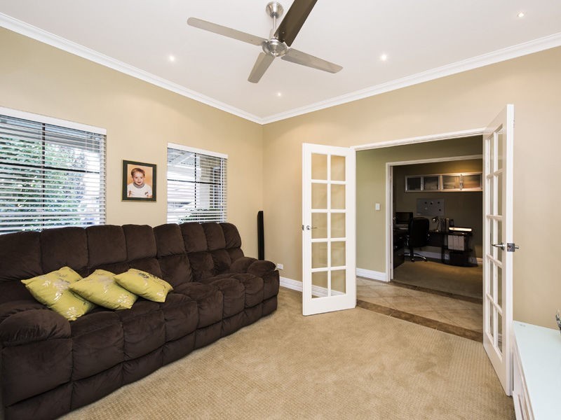 53 Ballard Meander, Lakelands WA 6180