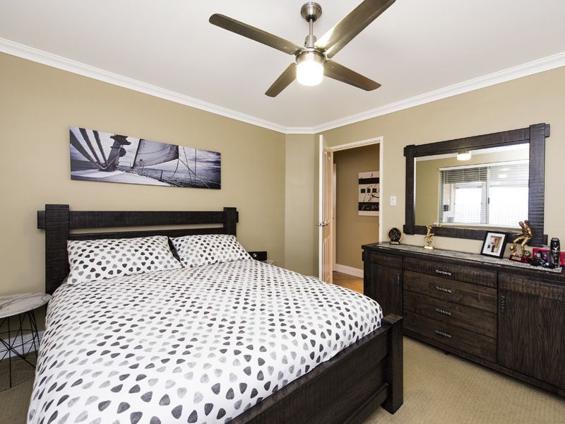 53 Ballard Meander, Lakelands WA 6180