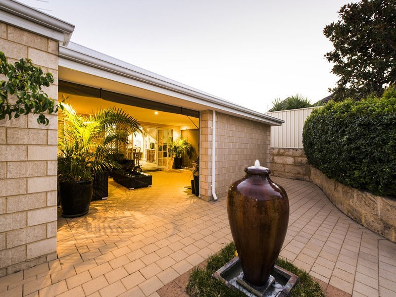 53 Ballard Meander, Lakelands WA 6180