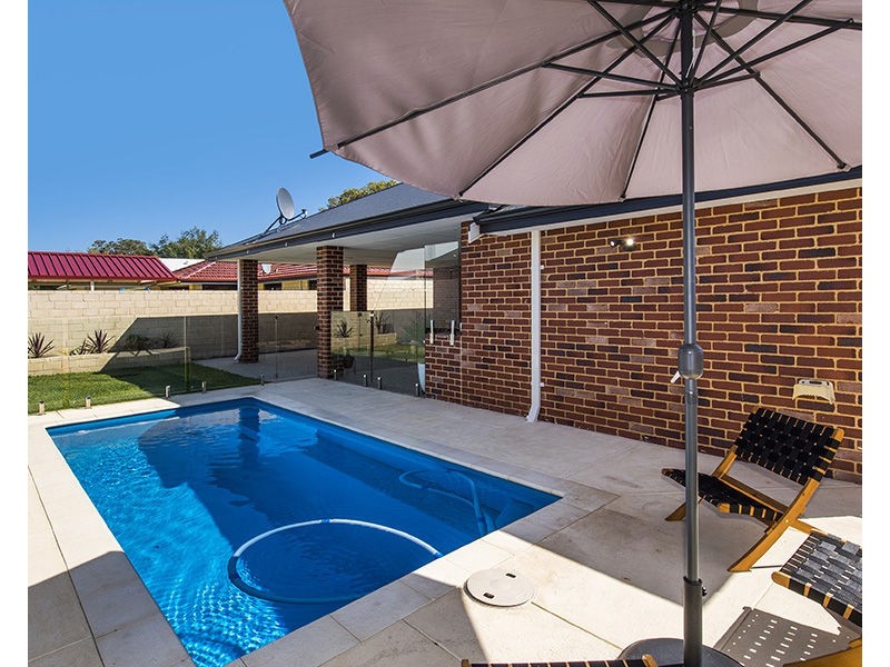 12 Bobtail Bend, Wannanup WA 6210