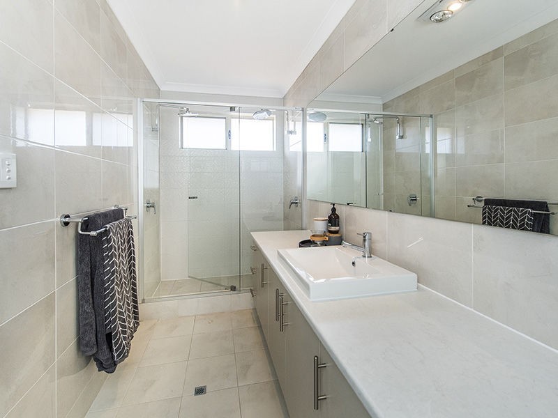 12 Bobtail Bend, Wannanup WA 6210