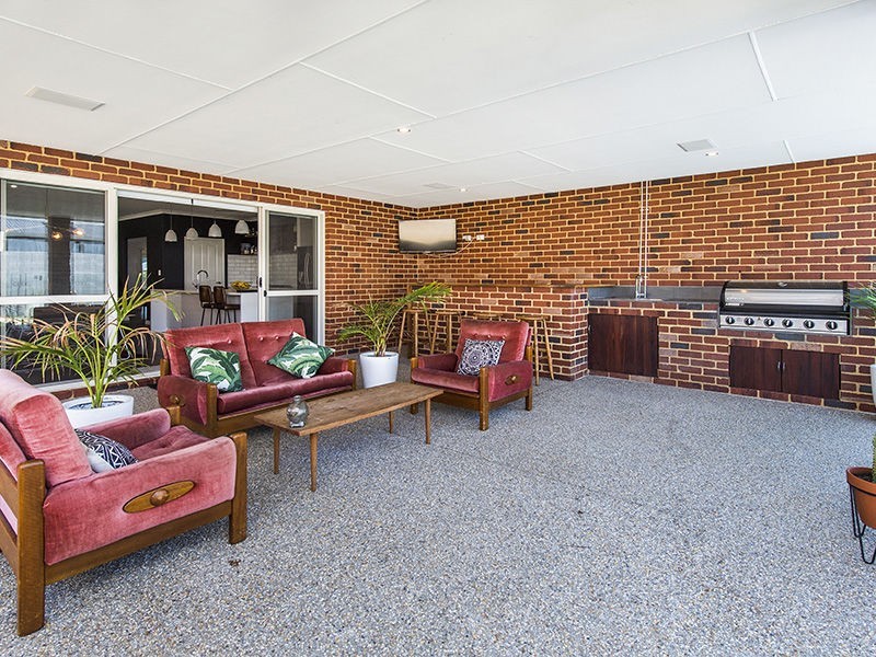 12 Bobtail Bend, Wannanup WA 6210