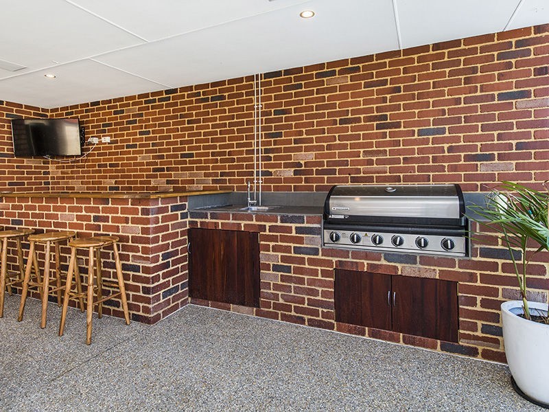 12 Bobtail Bend, Wannanup WA 6210