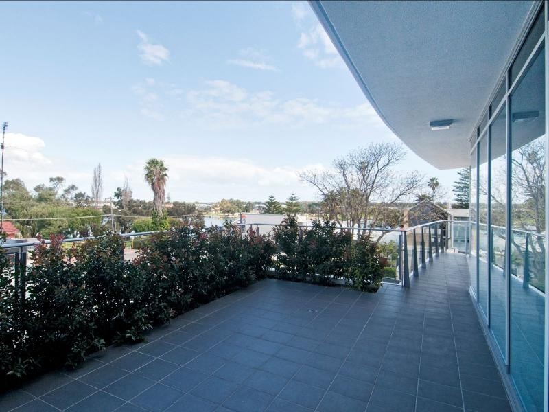 Unit 1/1 Barracks Lane, Mandurah WA 6210