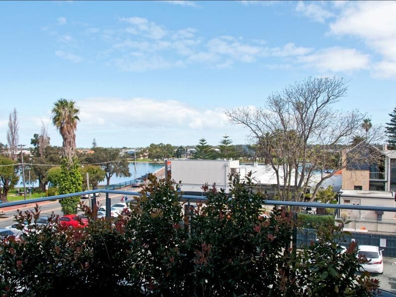 Unit 1/1 Barracks Lane, Mandurah WA 6210