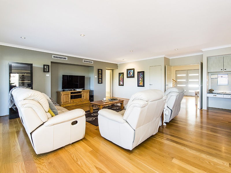 25 Conservation Loop, Erskine WA 6210