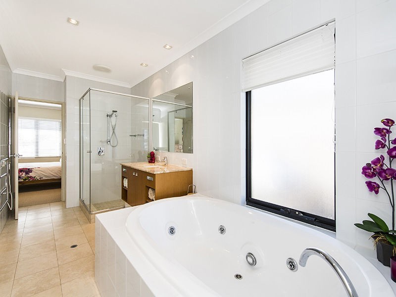 25 Conservation Loop, Erskine WA 6210