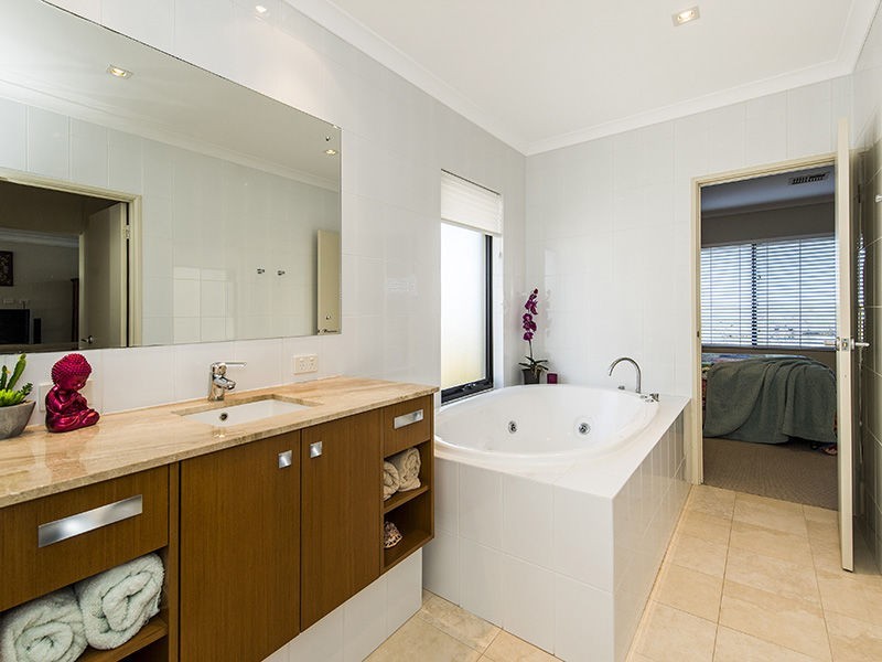 25 Conservation Loop, Erskine WA 6210