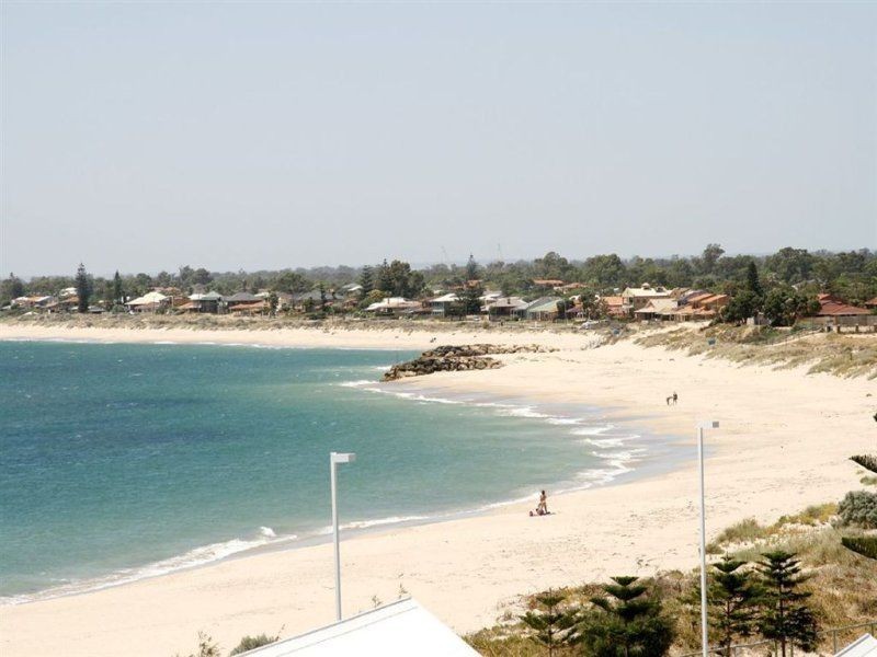 Unit 402//16 Dolphin Drive, Seashells Resort, Mandurah WA 6210