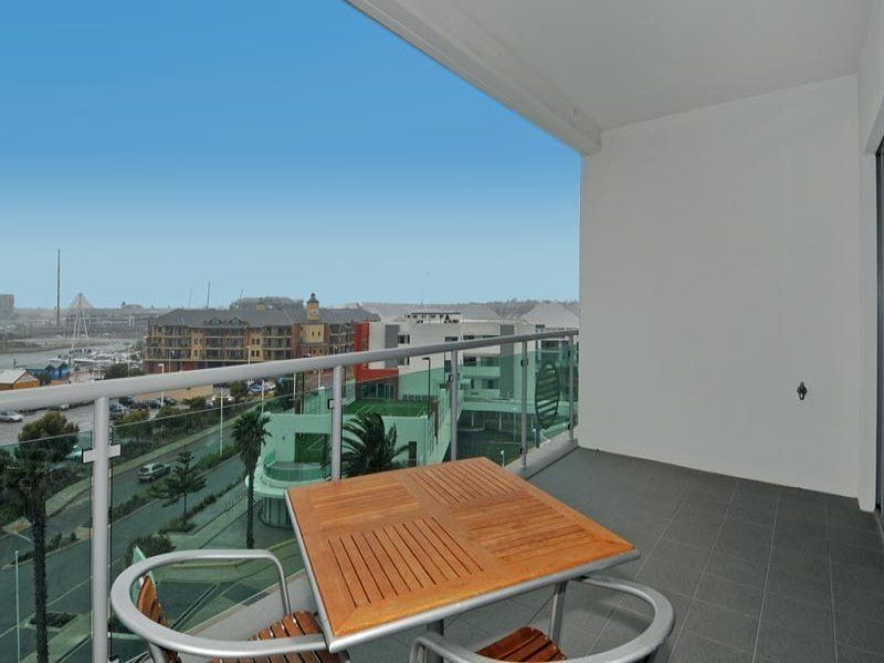Unit 402//16 Dolphin Drive, Seashells Resort, Mandurah WA 6210