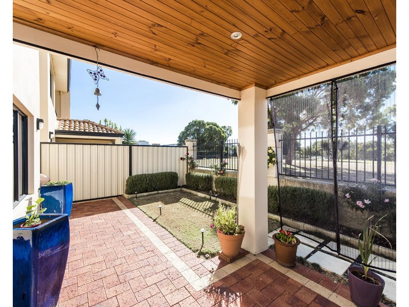 4/21 Pebblebeach Boulevard, Meadow Springs WA 6210