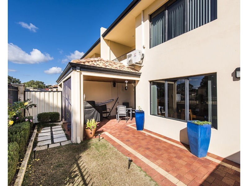 4/21 Pebblebeach Boulevard, Meadow Springs WA 6210