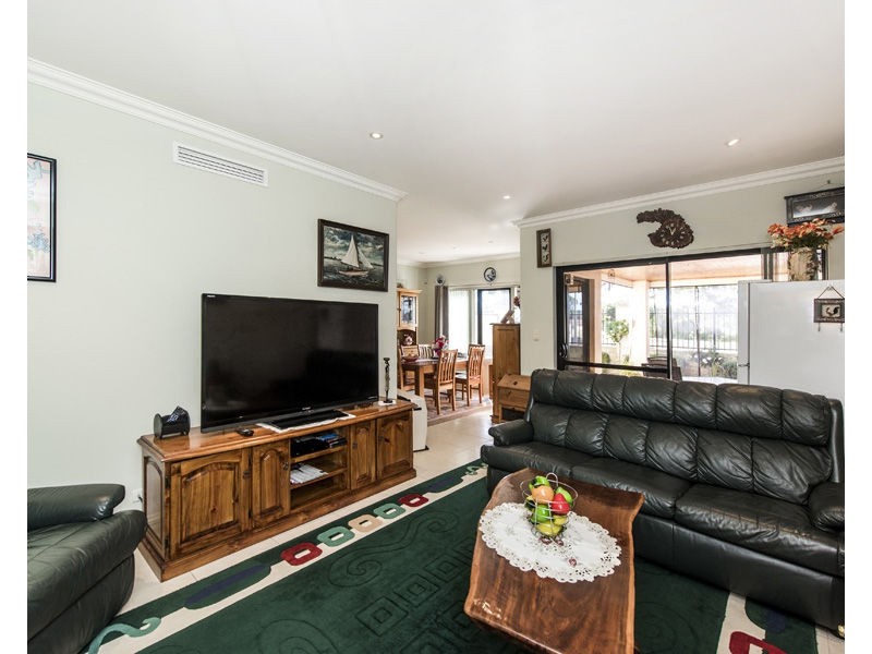 4/21 Pebblebeach Boulevard, Meadow Springs WA 6210