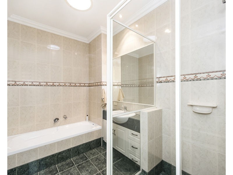 4/21 Pebblebeach Boulevard, Meadow Springs WA 6210