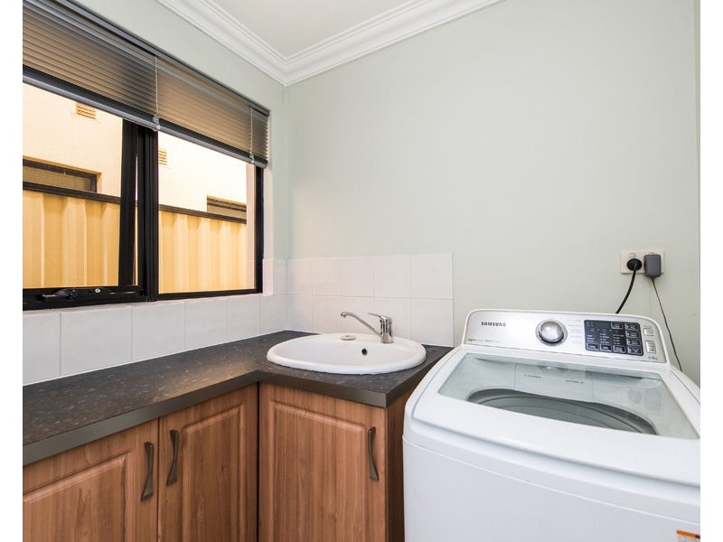 4/21 Pebblebeach Boulevard, Meadow Springs WA 6210