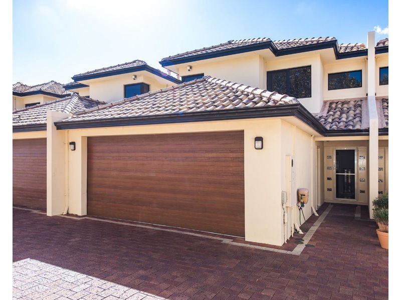 4/21 Pebblebeach Boulevard, Meadow Springs WA 6210