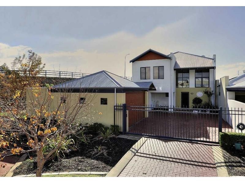 11/3 Piccolo Place, Halls Head WA 6210